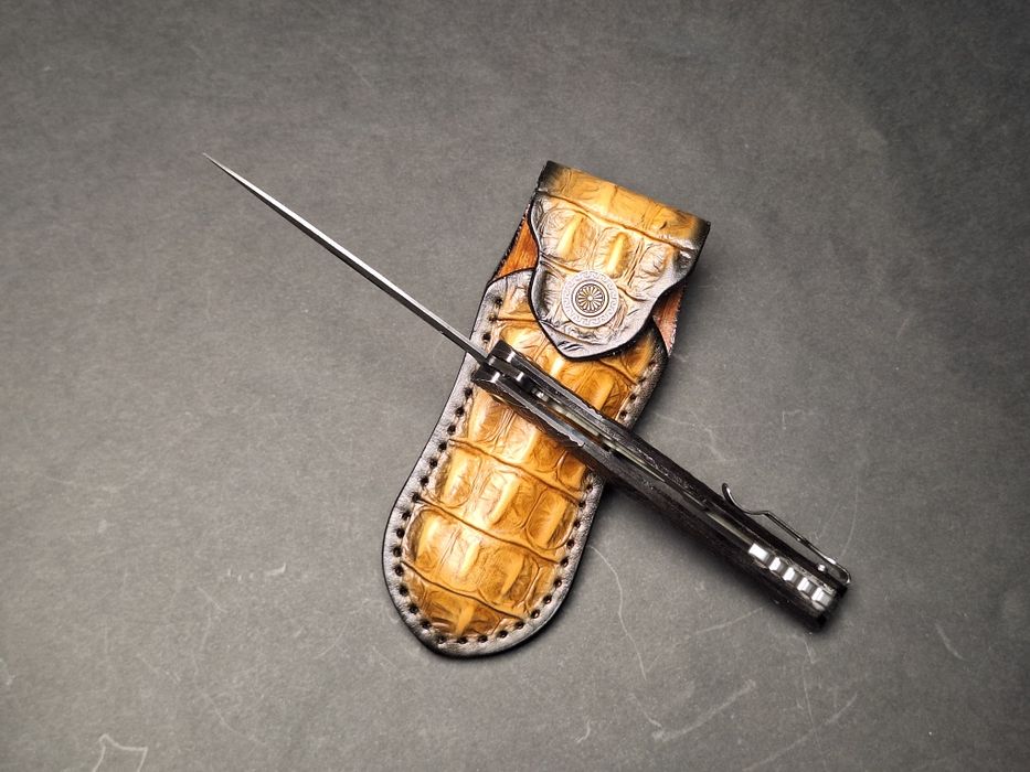 Сгъваем нож от дамаска стомана VG-10 с кожен калъф