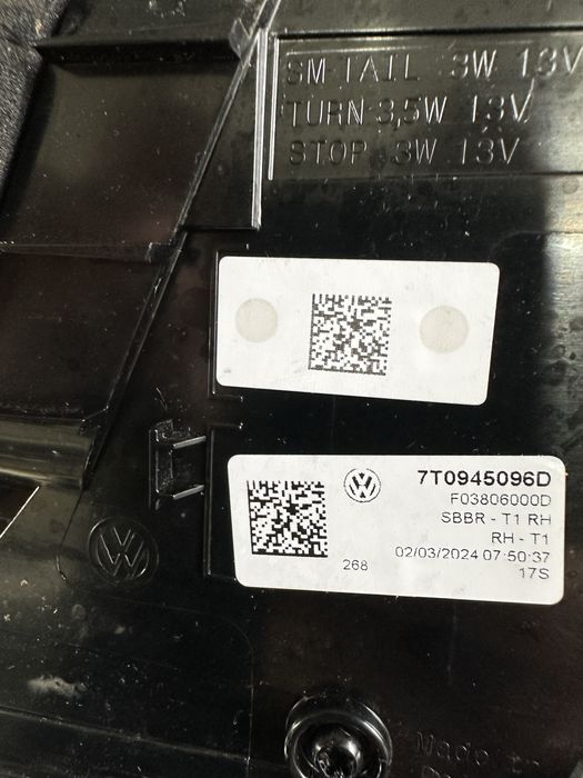 Stop dreapta led vw multivan t7.cod:7t0945096.d.