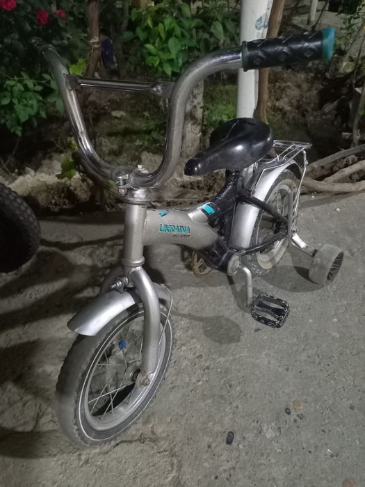 Bolalar mototsikli velosipedlari sotiladi