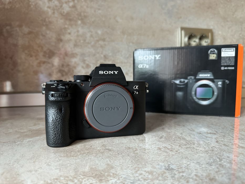 Sony a7III - като нова