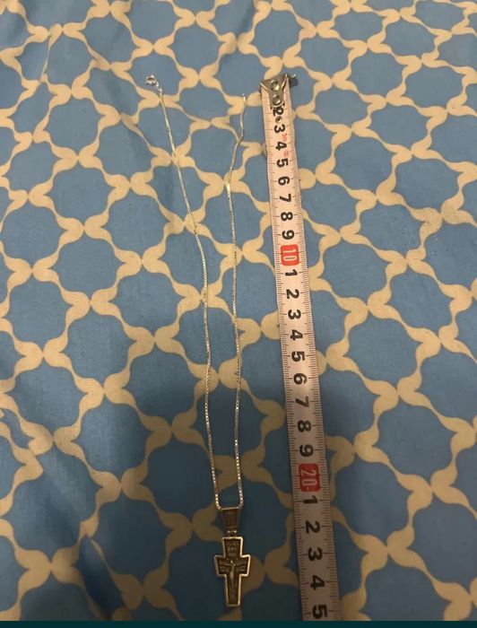 Сребърен кръст със синджирче