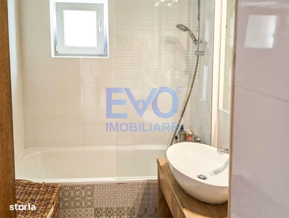 Apartament cu 3 camere, 2 bai, zona Tatarasi