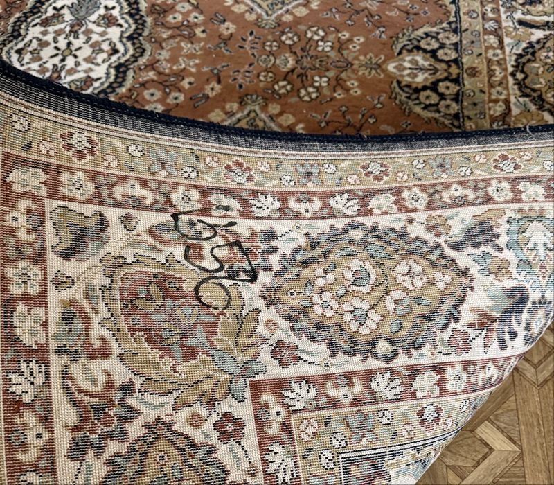 Продавам килим тип персийски