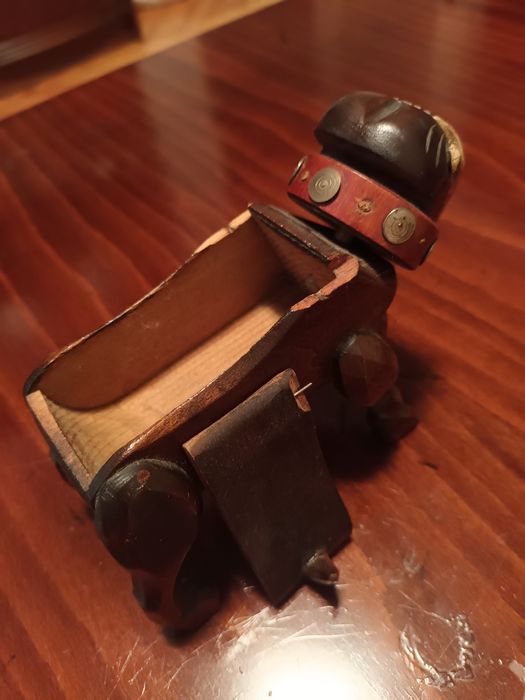 Casetă Bulldog vintage