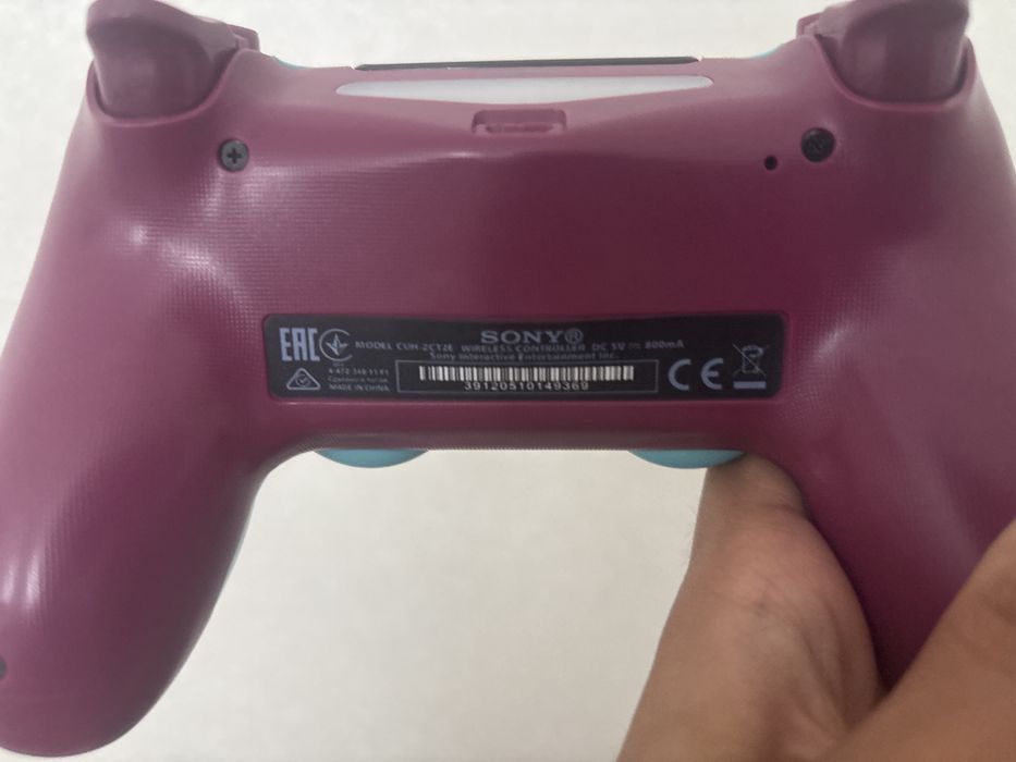 Продам геймпад от PS4 в хорошом состоянии