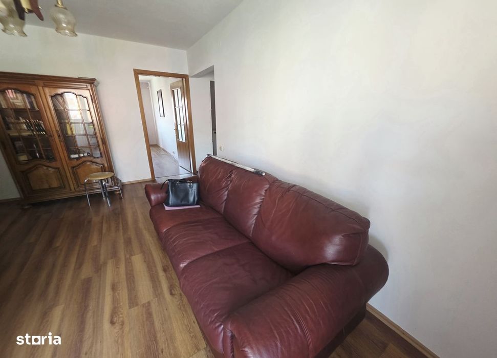 Vand apartament 2 camere decomandat Racadau cu beci si parcare