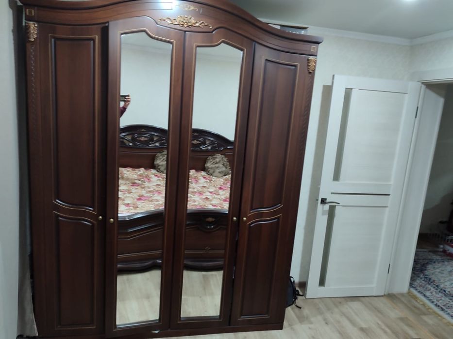 Продам спальный гарнитур