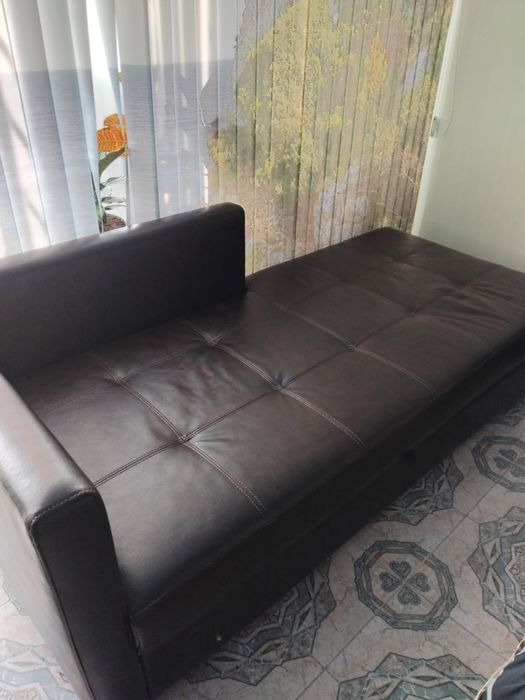 Кожен разтегателен диван