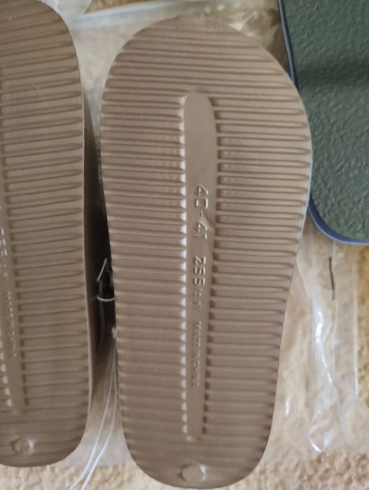 Сланцы  с задниками и без, новые