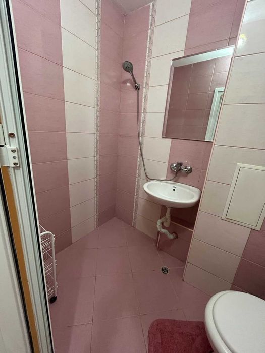 Дава се под наем Двустаен апартамент в Варна, Трошево - 48 кв.м за 433.5 € - Снимка #1