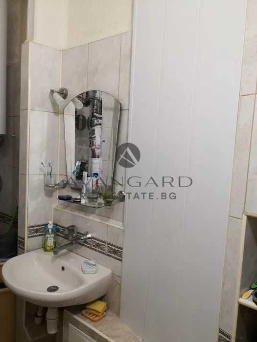 Продава се Четиристаен апартамент в Пловдив, Изгрев - 82 кв.м за 1037 €/кв.м - Снимка #8