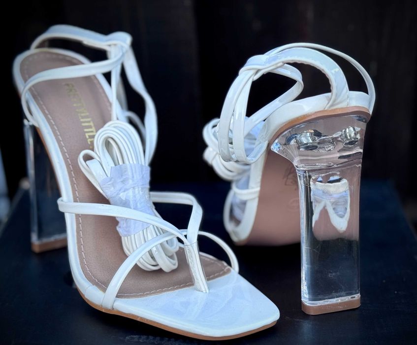 Дамски сандали на висок ток с прозрачен ток