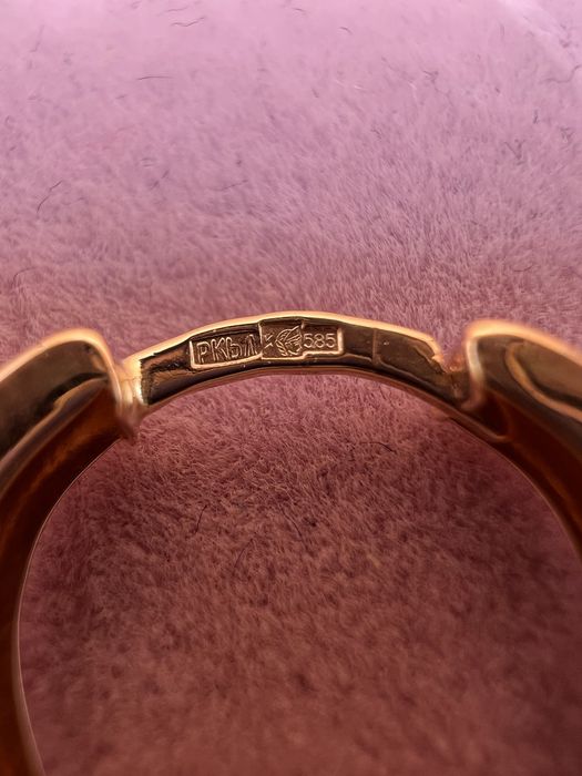 Продам золотые серьги.