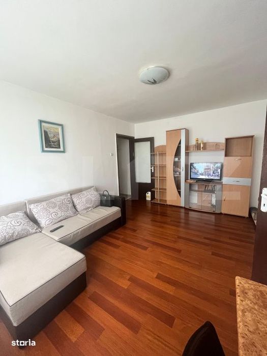 Apartament cu 3 camere, etaj 2, zona Lama