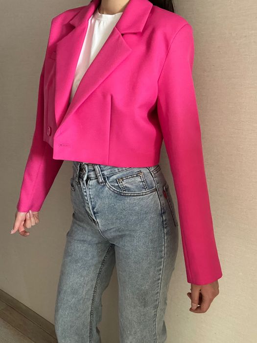 Пиджак розовый укороченный