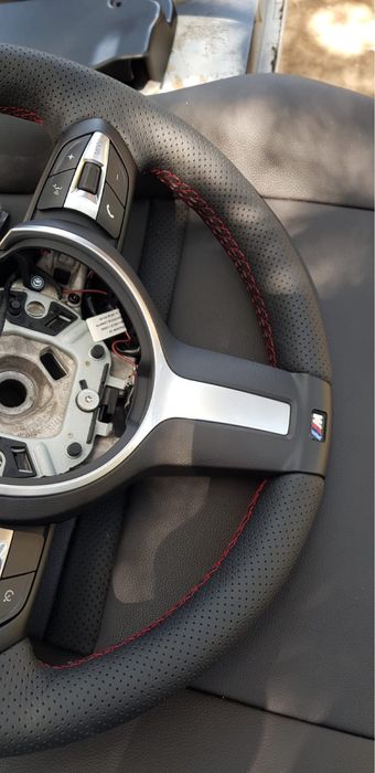 Imbracam volane in piele