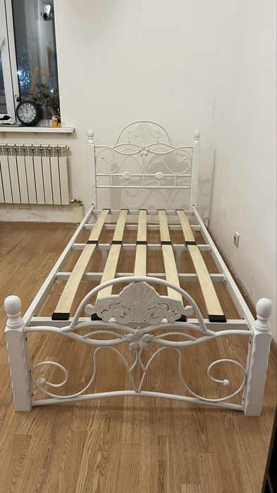 Две кованные кровати