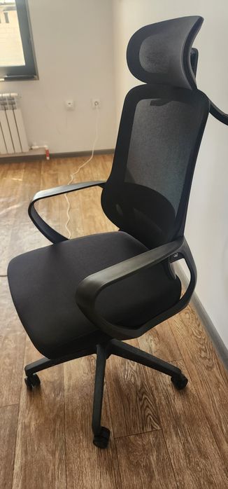 кресло для персонала PRICHER J203A