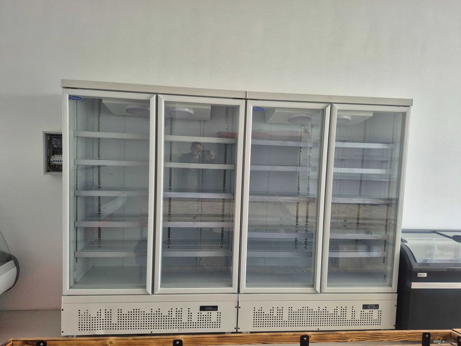 Продам холодильник витрина