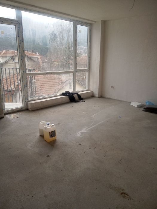 Четиристаен апартамент в Карпузица с АКТ 14!