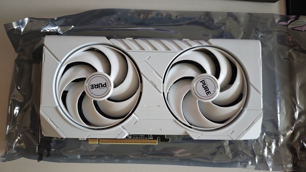 Видеокарта Sapphire RX 9060 XT 16GB