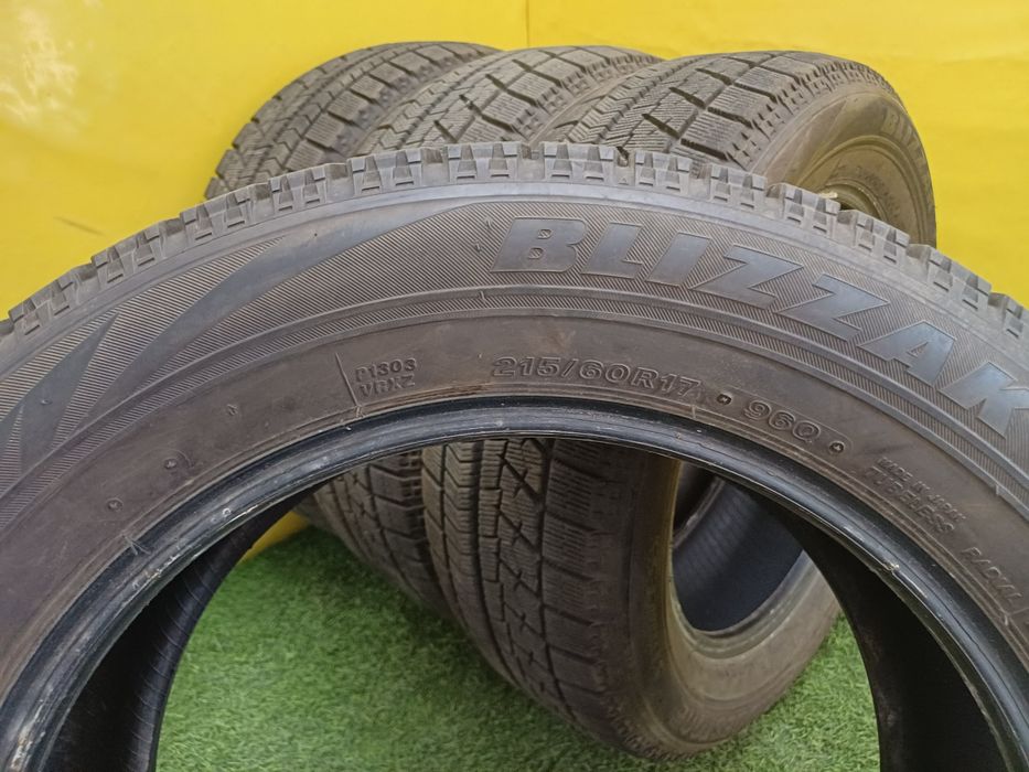 Шины 215 60 R17 BRIDGESTONE комплект
