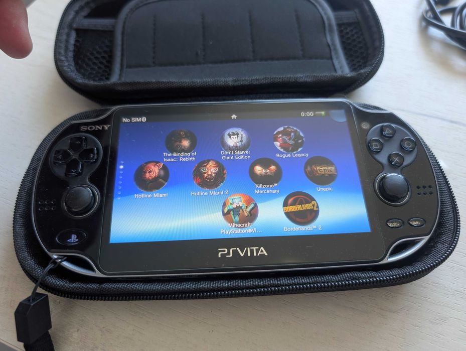 Sony PS Vita pch-1104