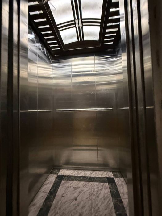 Сергели 1.   3/7/7 нахт или ипатекага. Метро олдида сквазной.