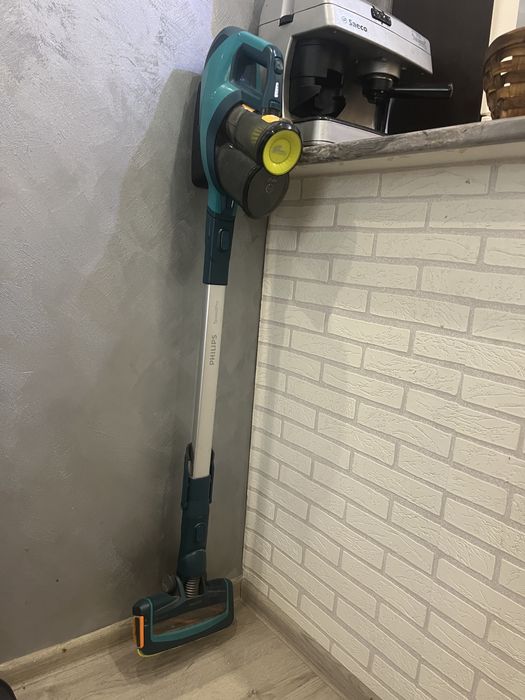 безжична прахосмукачка Philips FC6725