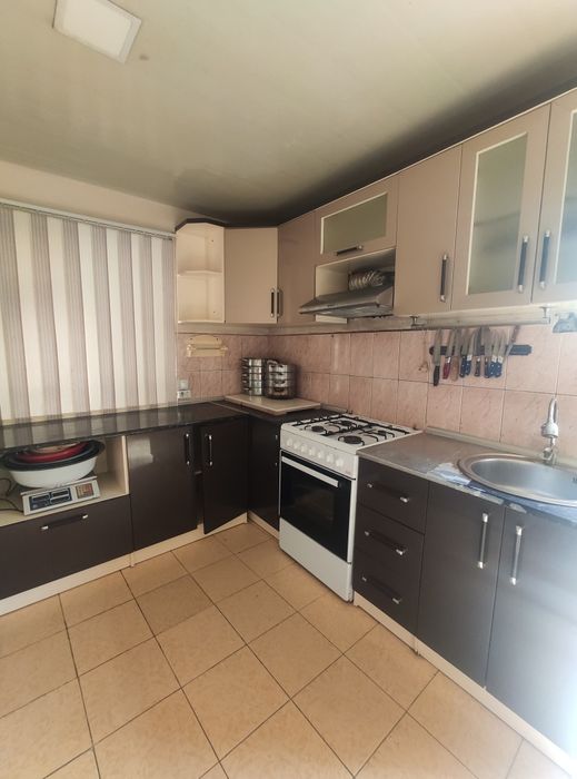 Кухонный мебель сотилади