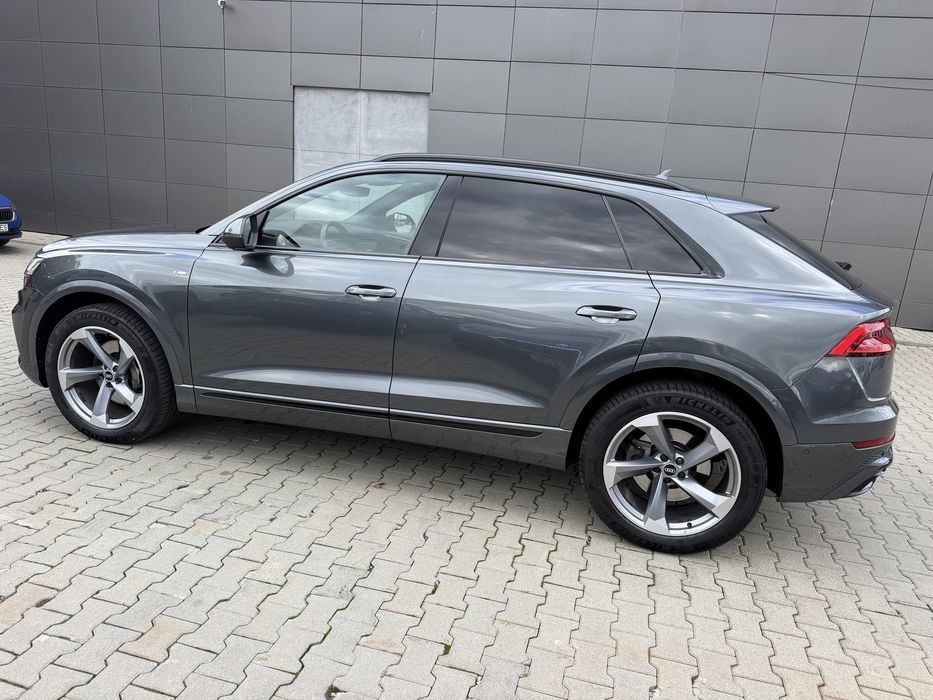 Vand Audi Q8 2021 —Mild hibrid 3.0-164 mii km luata de noua reprezentanta Bacau!