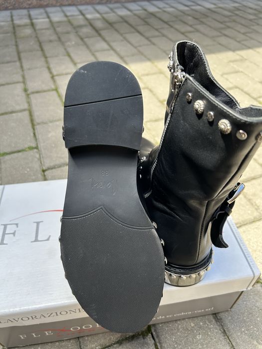 Ghete cu ținte stil rock/biker