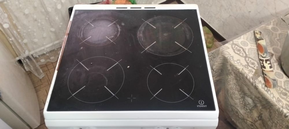 Indesit электрическая плита