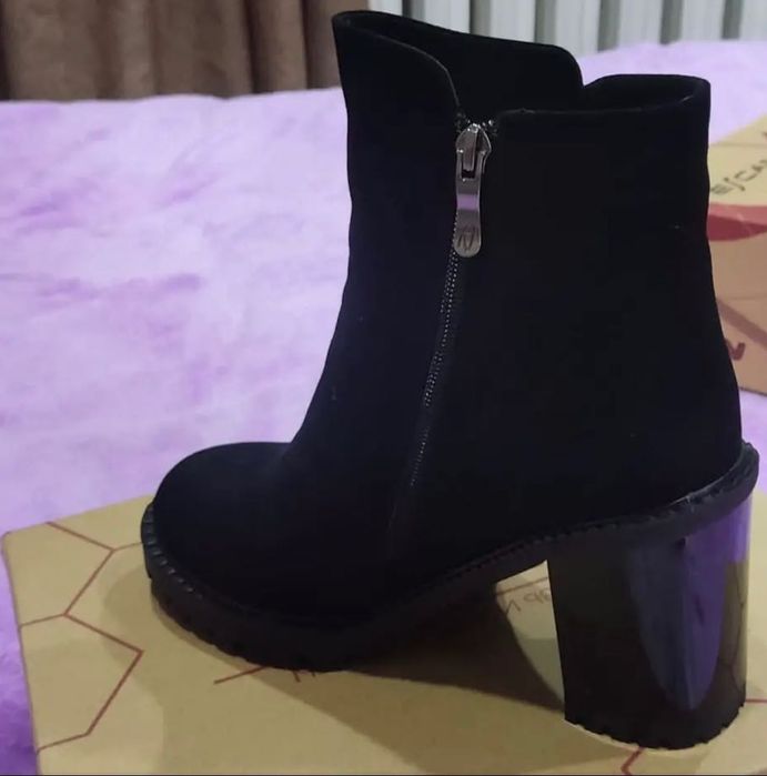 Продам зимние ботильоны