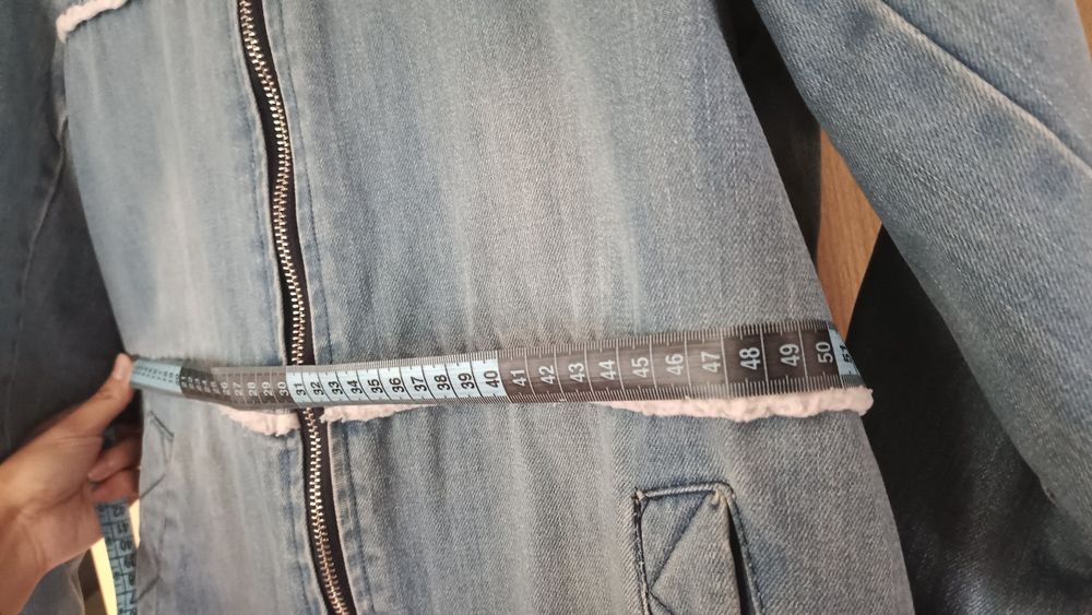 Джинсовое пальто с капюшоном 42 р