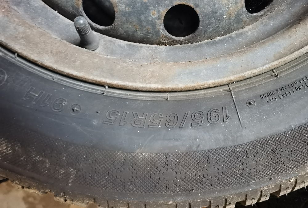 Зимни Гуми с джанти 195/65/15
