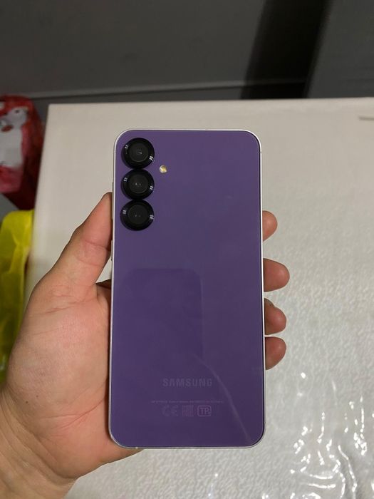 Продам смартфон Самсунг с 23 фе