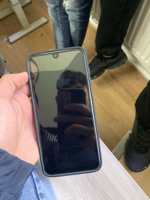 Se vinde telefon:Samsung A17 256G memorie 8 RAM,husa mobilfox+folie.Mai multe detalii in privat