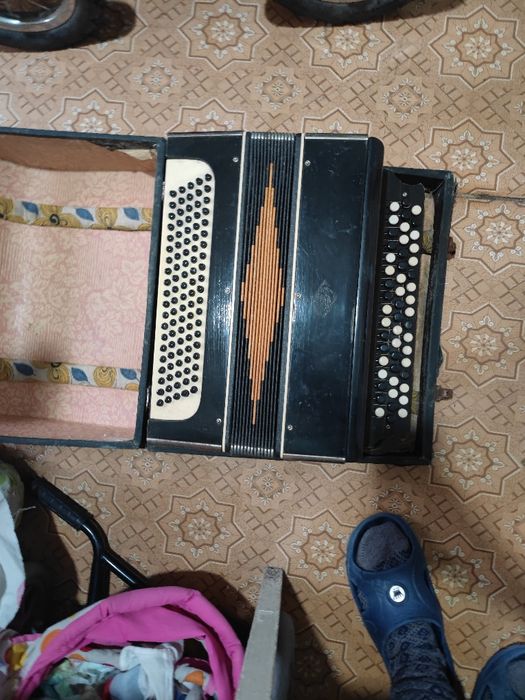 Продам баян. б/у