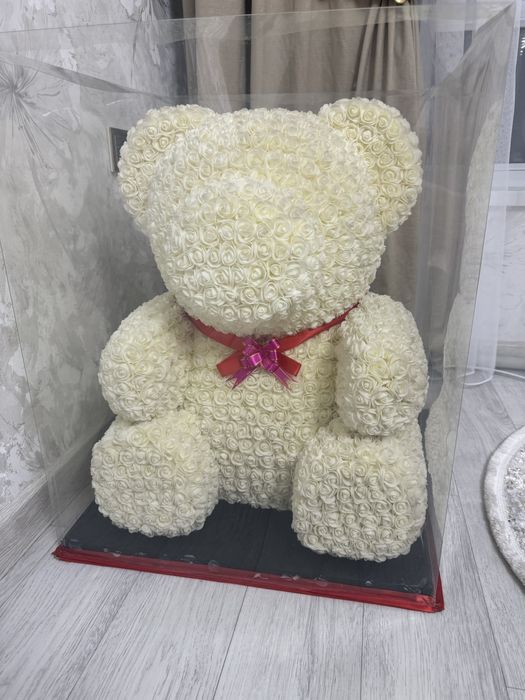 Мишка белая из роз