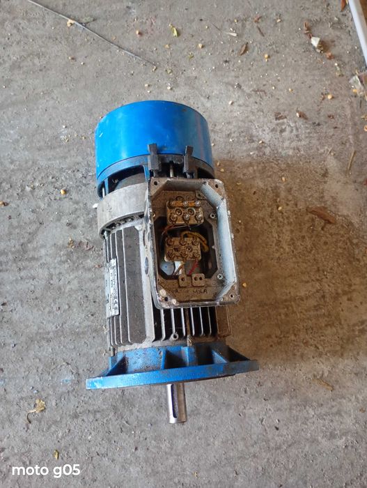 Motor trifazat bobinat nou