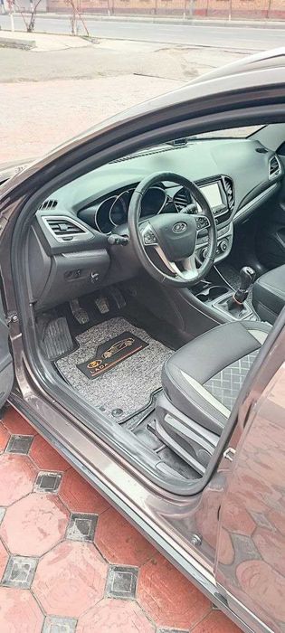 Lada Vesta SW Cross 1.8