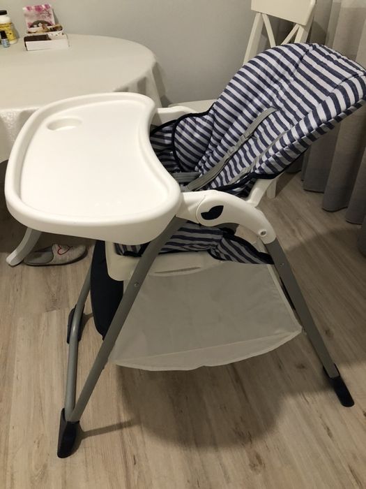 Продаю стульчик для кормления Joie