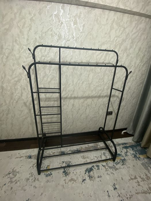 Вешалка напольная металическая