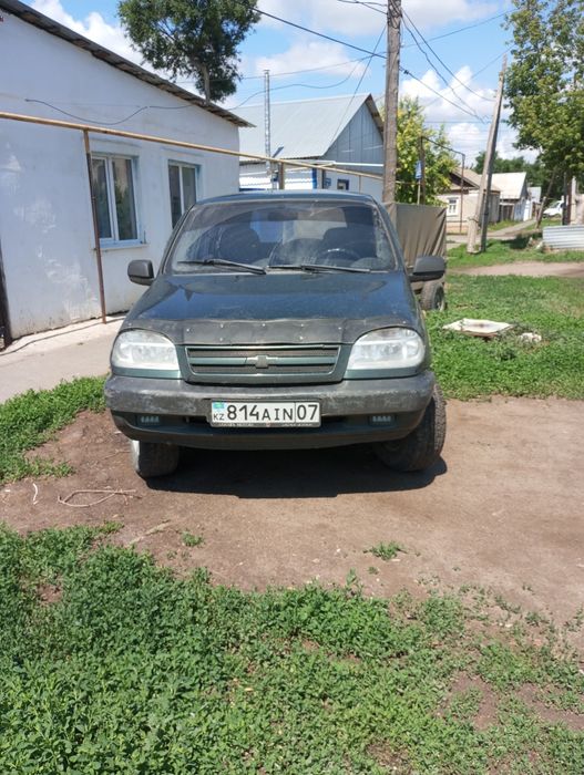 Продам ниву на ходу раздатка в порядке