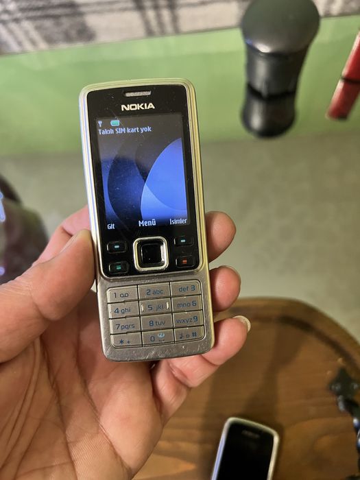 Nokia :6303без зарядно