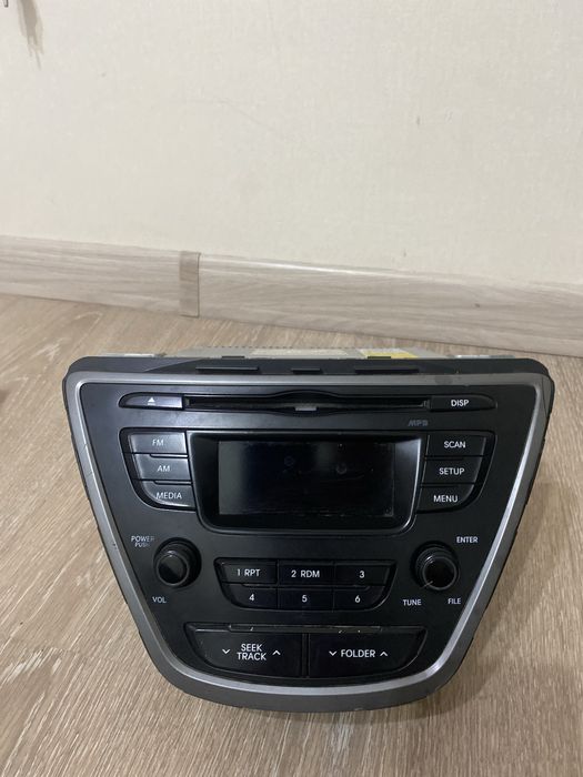 Hyundai Elantra штатный магнитофон