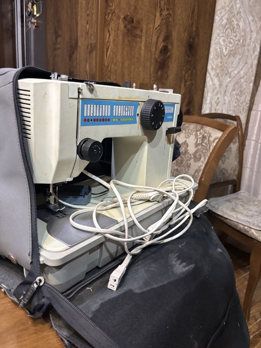 Продам швеюную машинку