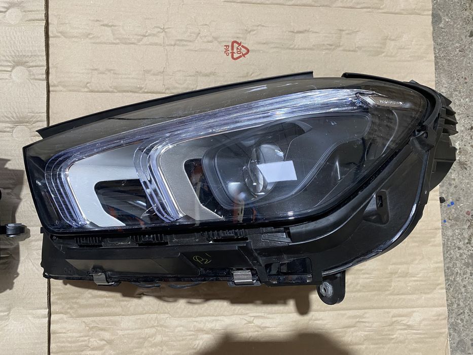 Faruri / Far stanga , Far dreapta Mercedes GLE W167 2020