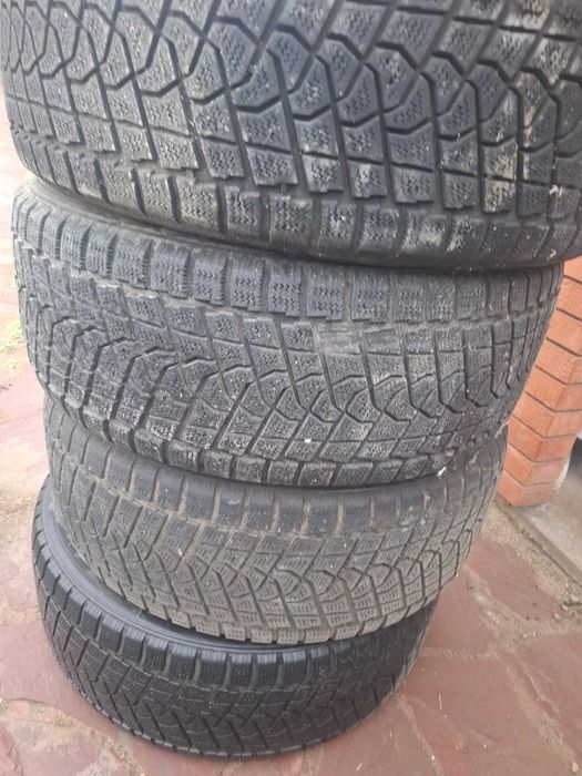 Продам шину на лексус 470